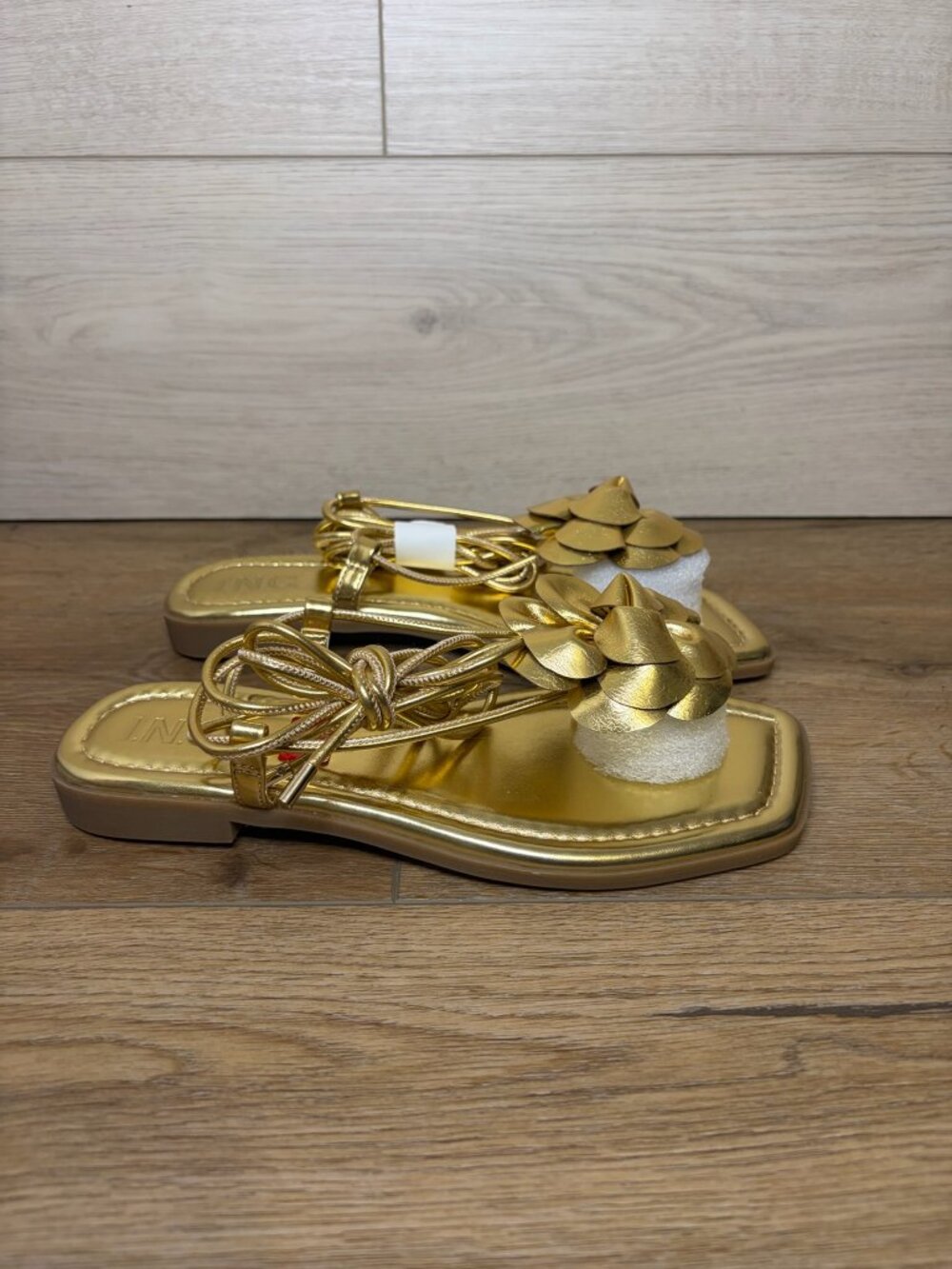 I.N.C. Gilma Gold Floral Lace Up Flat Sandals Metallic Size 6.5M NWT